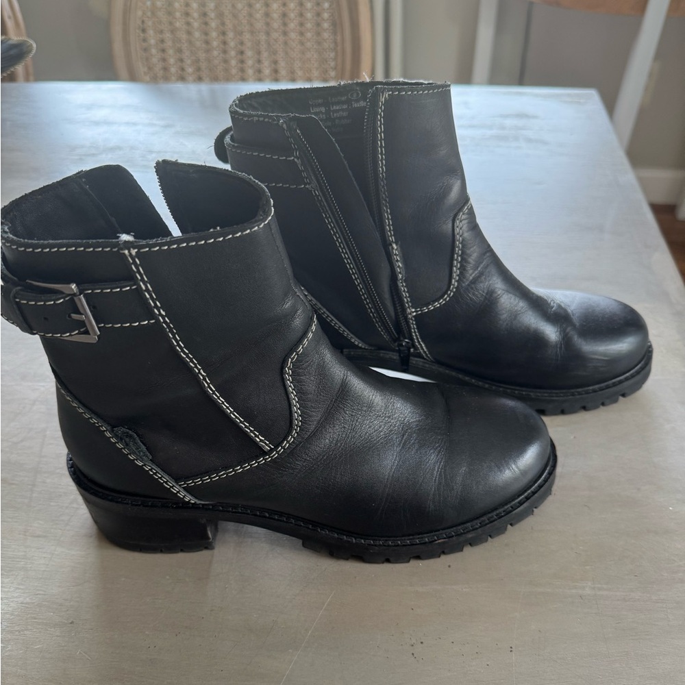 Oobash black leather platform boot